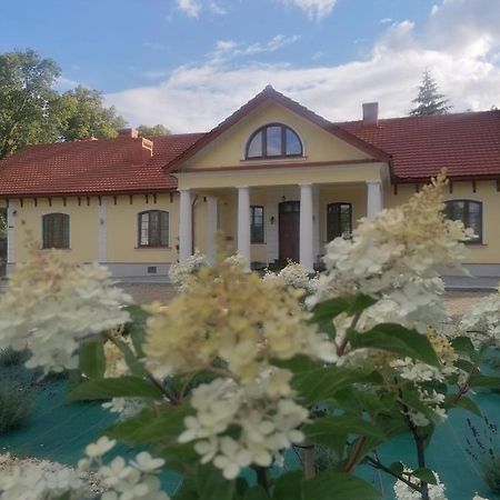 Bed and Breakfast Dom Weselny 'Dwor W Jurowcach' Sanok Zewnętrze zdjęcie