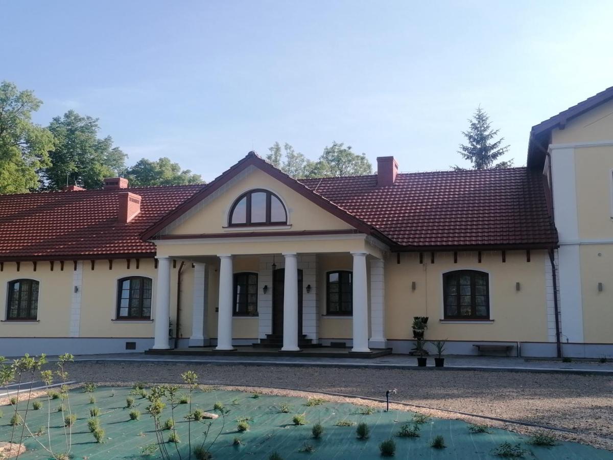 Bed and Breakfast Dom Weselny 'Dwor W Jurowcach' Sanok Zewnętrze zdjęcie