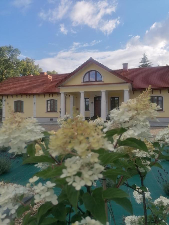 Bed and Breakfast Dom Weselny 'Dwor W Jurowcach' Sanok Zewnętrze zdjęcie